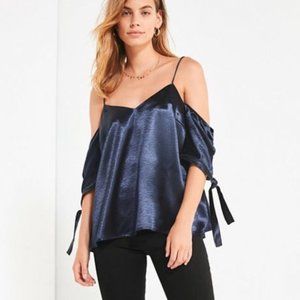 UO Silence + Noise Cold Shoulder Top